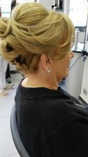 Recogidos en Peluquería Marita Avilés