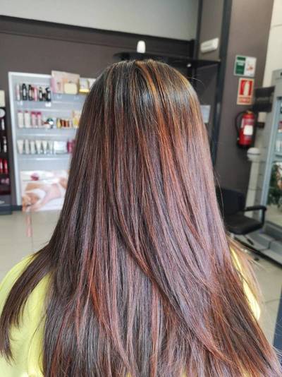 Aplicación color Peluquería Marita Avilés