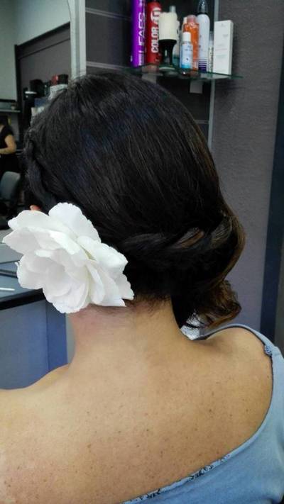 Recogidos en Peluquería Marita Avilés