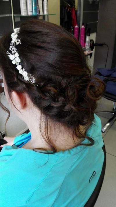 Recogidos en Peluquería Marita Avilés