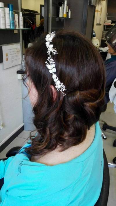 Recogidos en Peluquería Marita Avilés