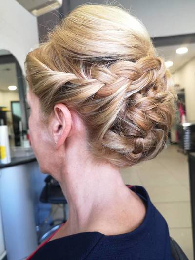 Recogidos en Peluquería Marita Avilés